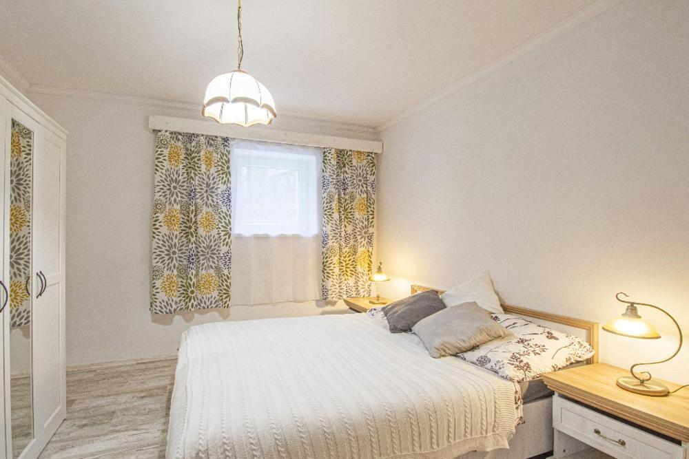 Apartman 2Kk Zlamanka กรอมเมียร์ริช ภายนอก รูปภาพ